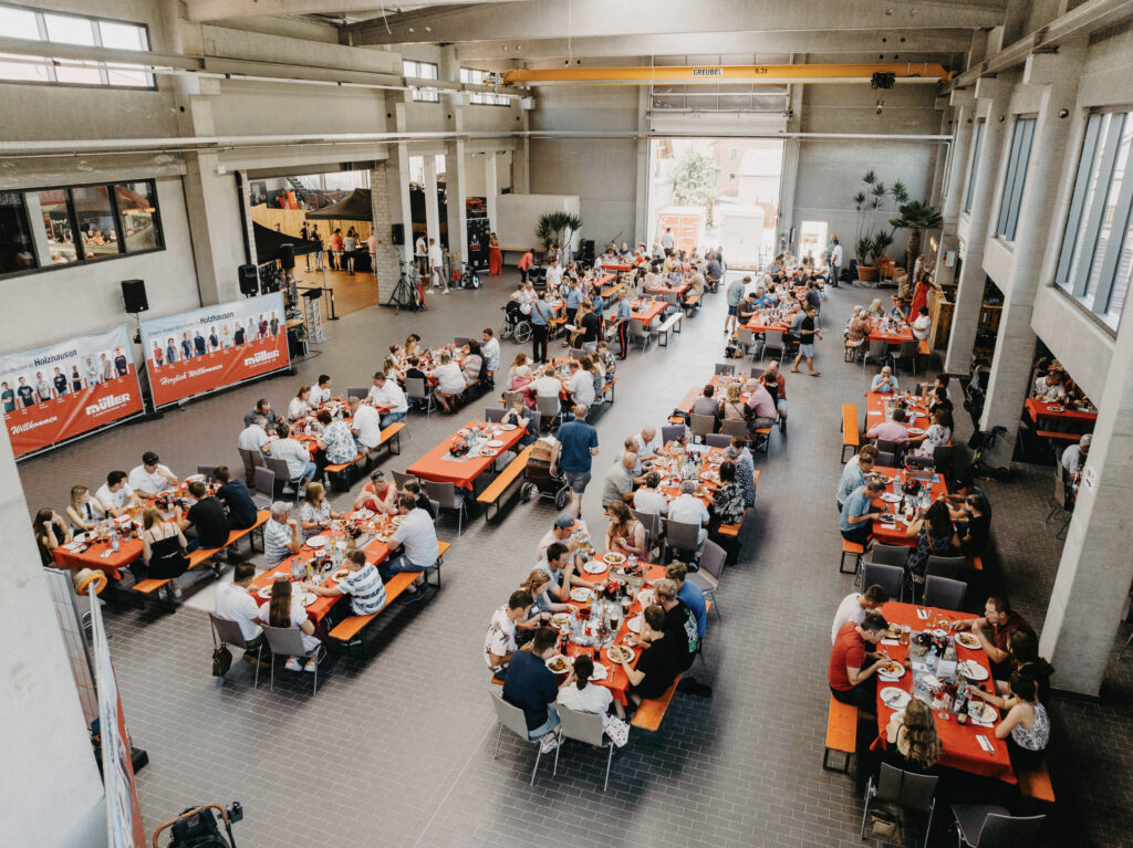 Familienfest Mitarbeiter in der Werkstatt